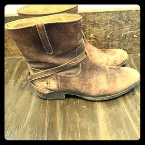 Size 7 Frye high ankle boots.